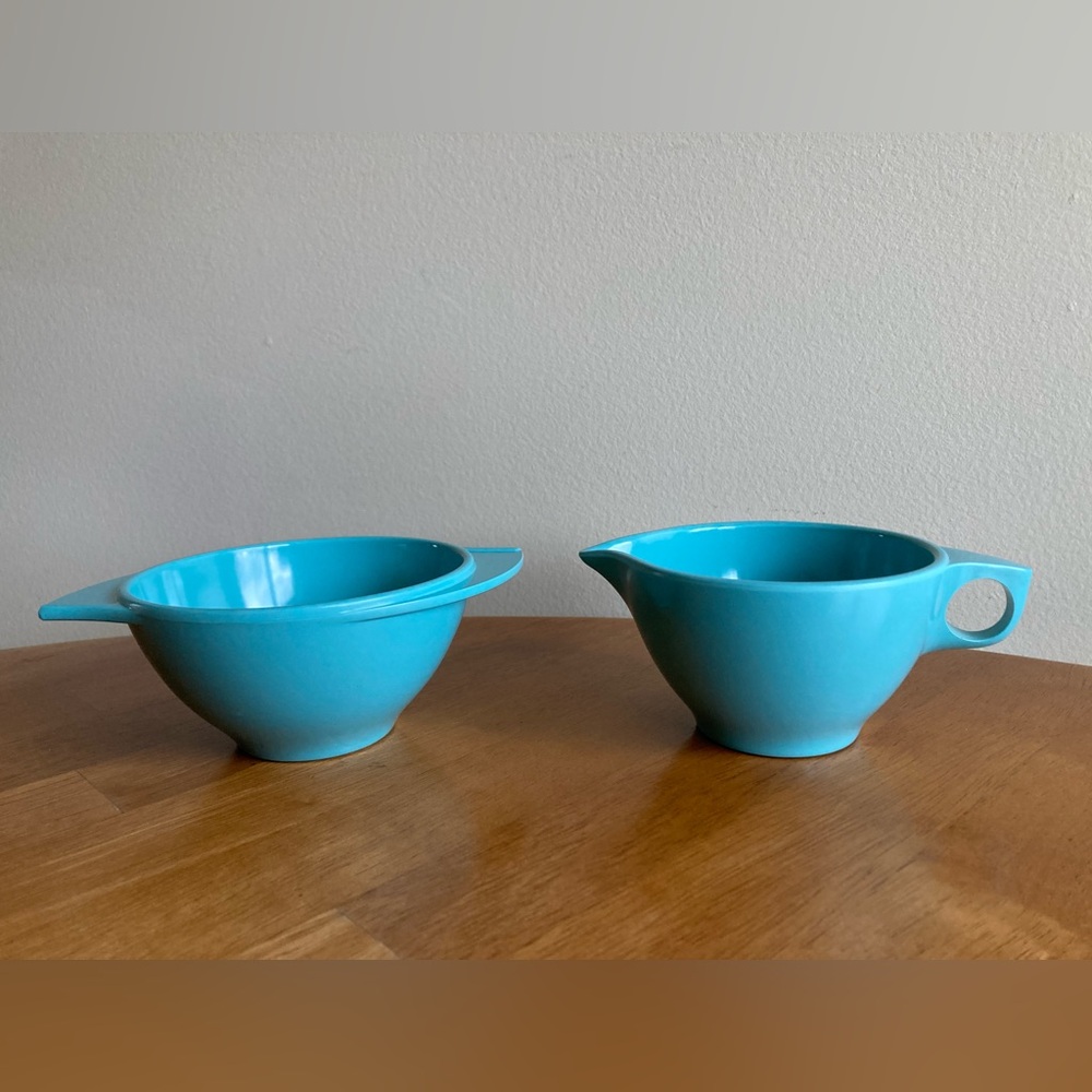 Vintage melamine Boonton brand sugar bowl and creamer set